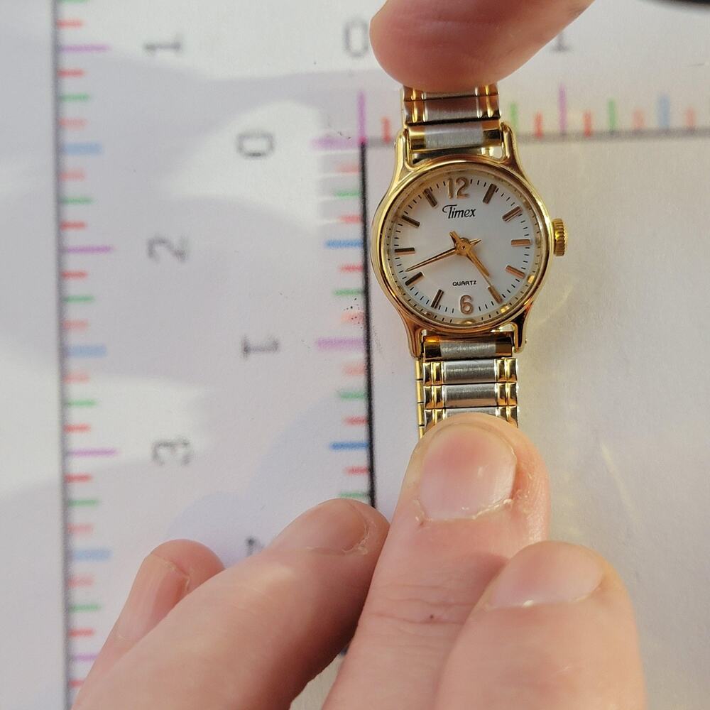 Vintage Timex C-12G Womens Watch White Dial Gold Case Two-Tone Bracelet Quartz - Picture 5 of 5